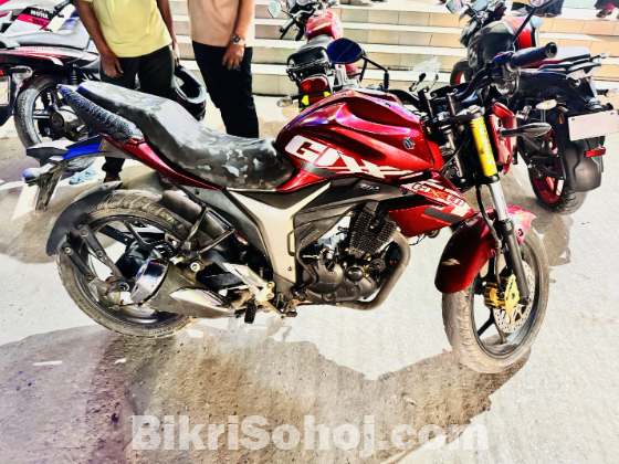 Suzuki gixxer monotone